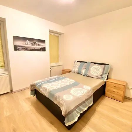 Apartment Burgblick Apartment- 60qm, Kueche, Waschmaschine, Streamingdienste Seebenstein