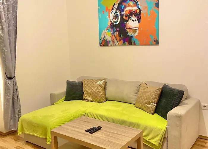 Burgblick Apartment- 60qm, Küche, Waschmaschine, Streamingdienste Apartment Seebenstein